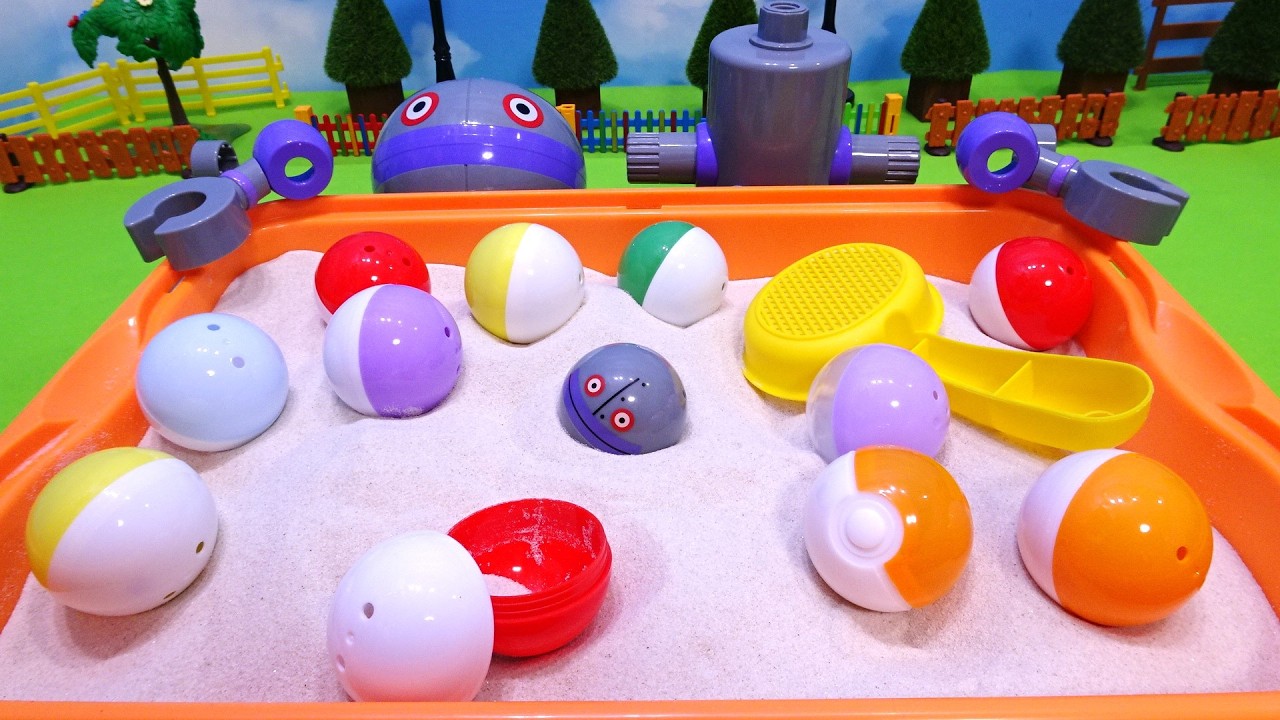 アンパンマンのおもちゃの砂場で、だだんだんの部品を探して組み立てて遊ぶよ♪色々なカプセルにねじが隠れてるよ！