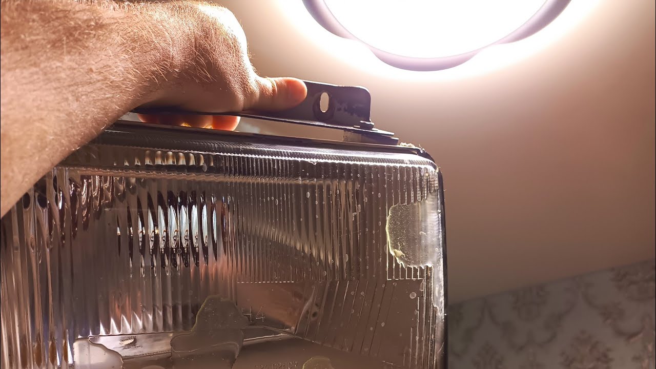 Режу не разборную фару. Ремонт и устройство фары Газели старого образца ...