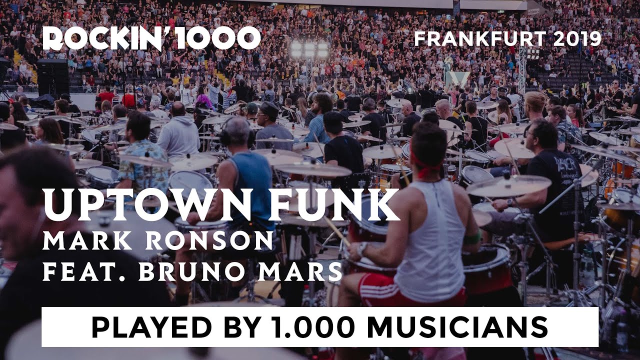 Uptown Funk - Mark Ronson feat. Bruno Mars, played by 1000 musicians | Rockin'1000 Uptown Funk - Mark Ronson feat. Bruno Mars, played by 1000 musicians | Rockin'1000