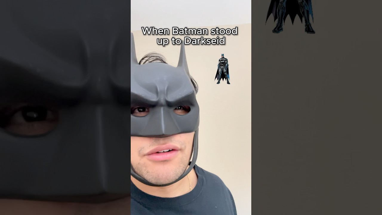 Бэтмен подъезжает к Дарксайду… 