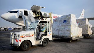 India receives vital oxygen aid from abroad as death toll hits new record