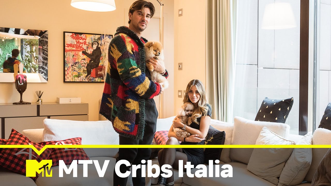 Andrea Damante ed Elisa Visari, nel salotto insieme ai loro cani MTV Cribs Italia 2 YouTube