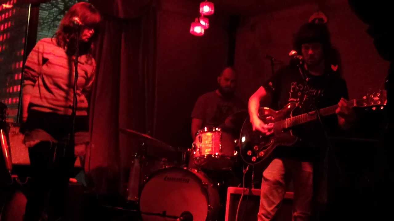 dead-fingers-live-molotow-bar-hamburg-2013-04-17-youtube
