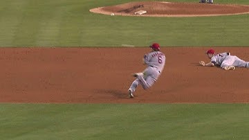 HOU@LAA: Keuchel induces inning-ending double play