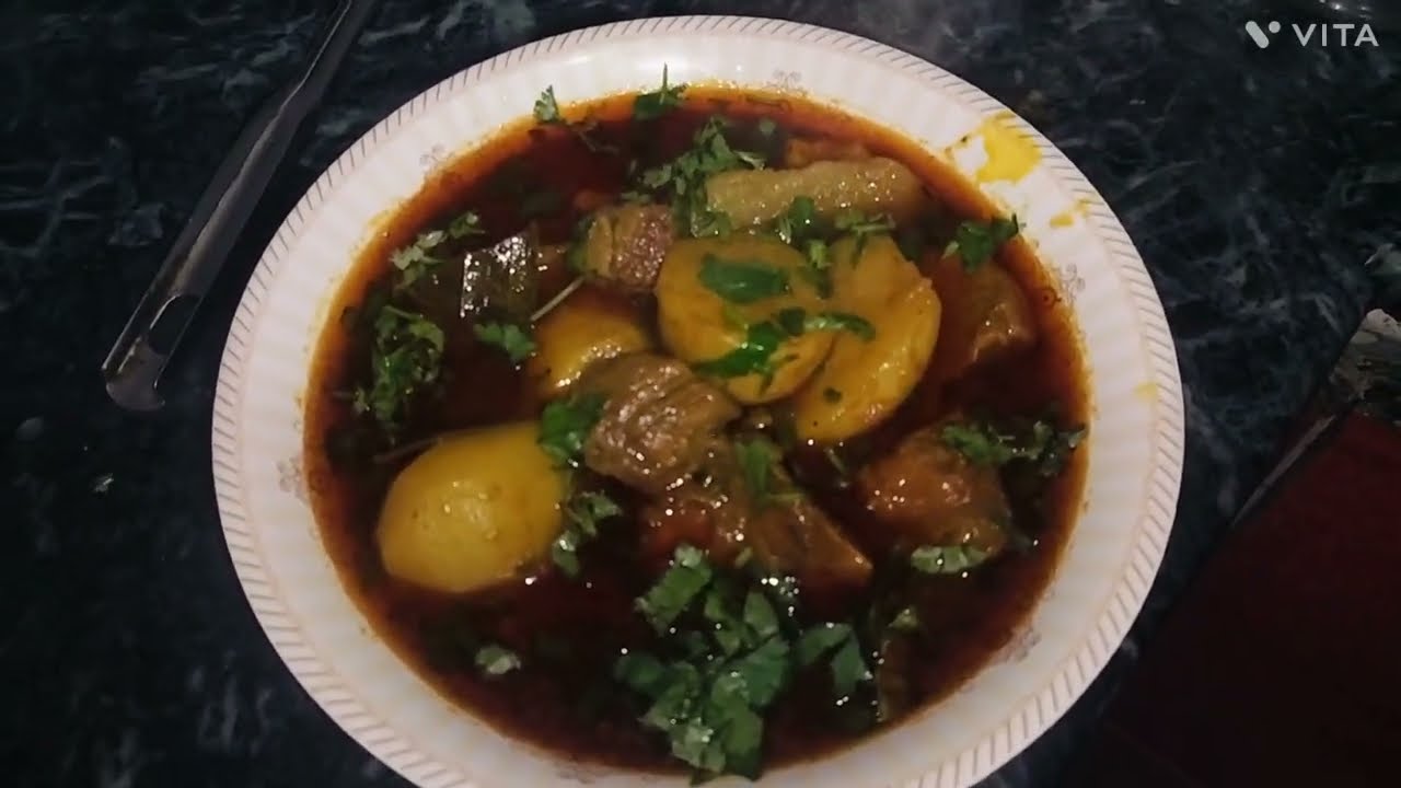 Making aalu gosht of beef 🍖☺️ || bada zayekedar aalu gosh banaya ☺️