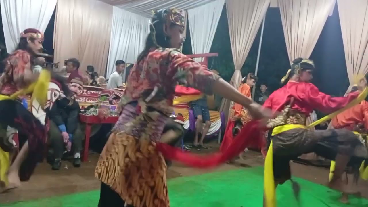Tari bendrong kulon ebeg sri budoyo live binangun karanggayam