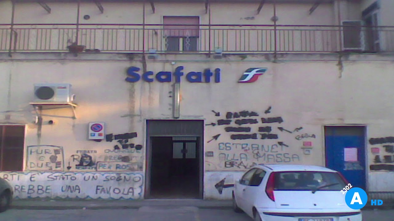 Annunci alla Stazione di Scafati