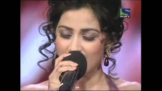 Shreya mesmerizes with her delicate yet power-pact voice in x-factor.
originally sung by lata mangeshkar lyricist bharat vyas and music
vasant desai ra...