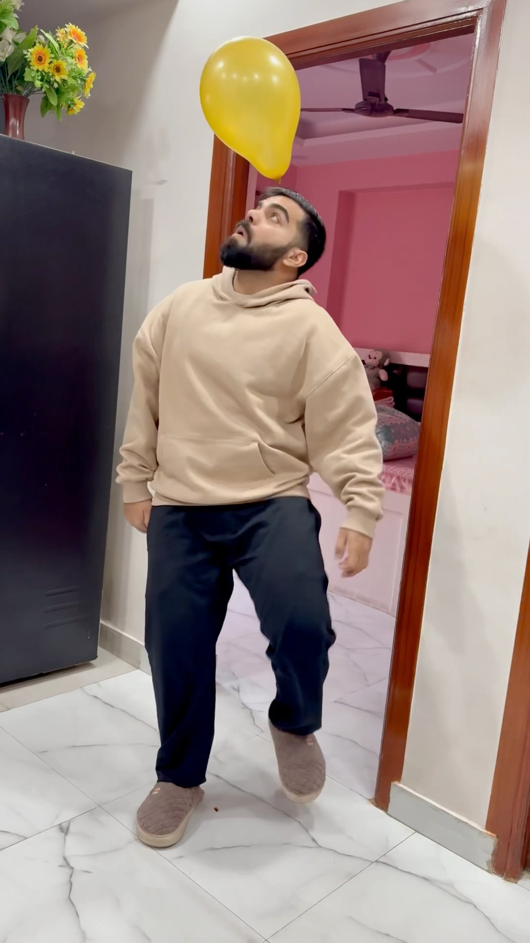 Gaurav ka balloon dekho kaha kaha ja raha #shorts #youtubeshorts #gauravaroravlogs