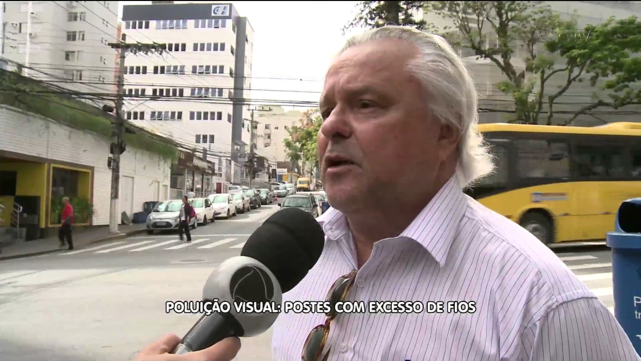 Poluição visual: postes com excesso de fios