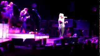 Kelly Clarkson - Cry Me a River (Live from Tinley Park)