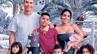 Cristiano Ronaldo and Georgina Rodriguez and children's whit family 👨‍👩‍👦‍👦👨‍👩‍👧‍👦👨‍👩‍👧👨‍👨‍👧‍👧