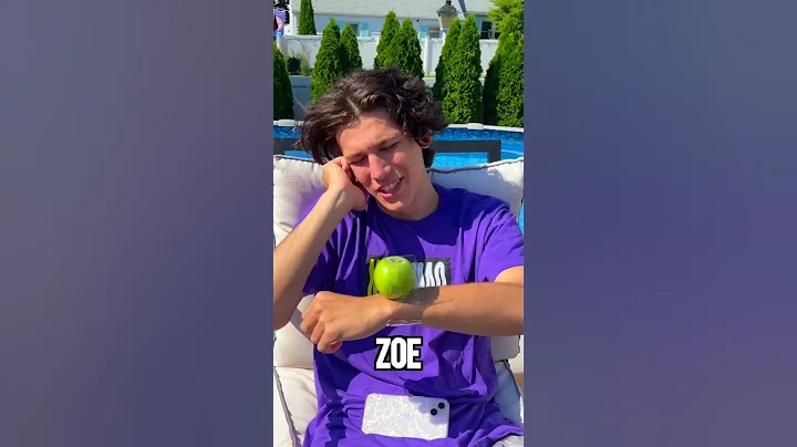Ultimate ''GUESS THE EMOJI'' Challenge VS my GF (F...