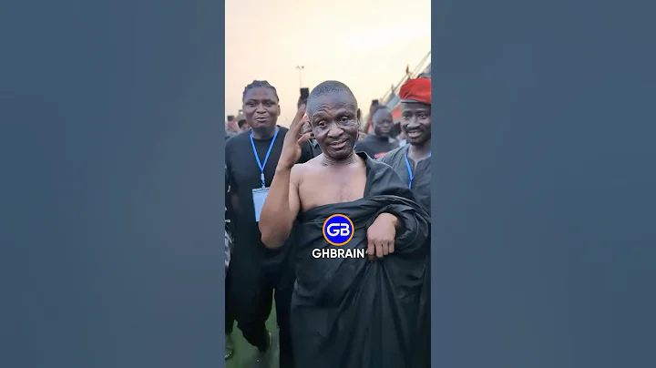 Daddy Lumba’s Abusuapanini Kofi Wusu arrives at the funeral grounds of the late Daddy Lumba🤩😂😄