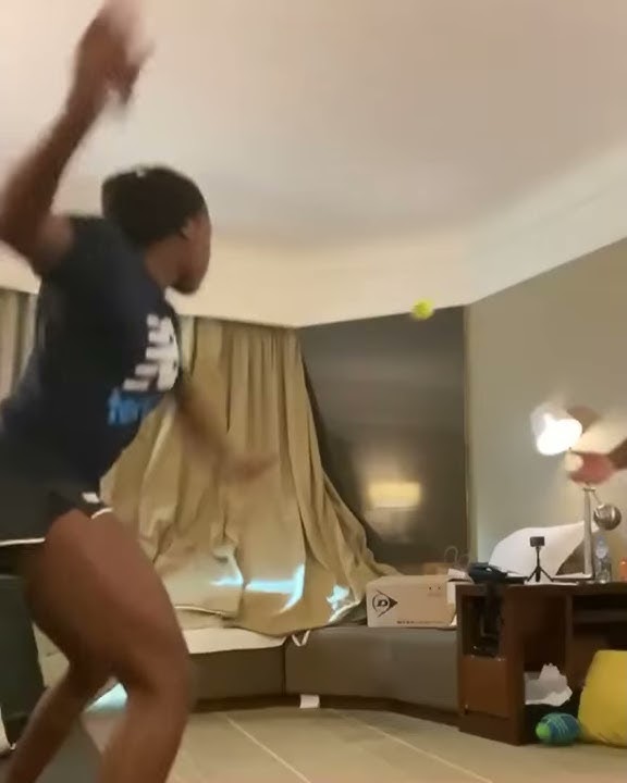 Coco Gauff hits some balls in Hotel Isolation! 💥