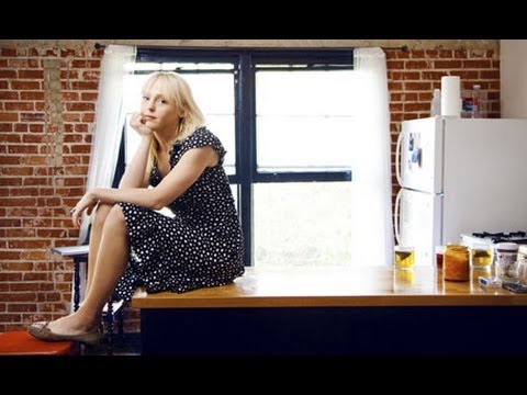 Βίντεο: Η Laura Marling Net Worth