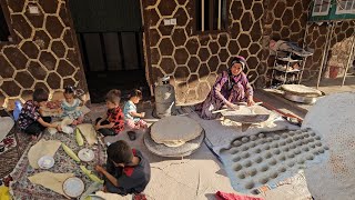 Download Lagu Nargis ' rural life spent a productive day baking local bread and caring for her children👩👦🤱🏻 MP3 Download Lagu Nargis ' rural life spent a productive day baking local bread and caring for her children👩👦🤱🏻 MP3