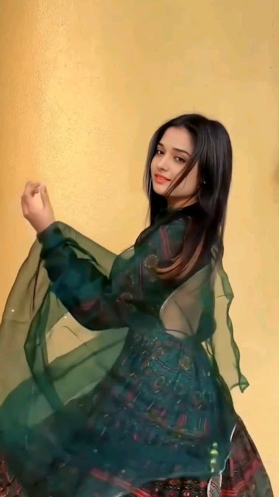 Insta Reels shorts beautiful girl dance sexy saree hot bhabhi navel viral video backless saree suit