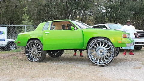 Veltboy314 - Candy Cutlass On 32" Amani Wheels - 2K17 Linny J's MLK Car Show, St. Petersburg, FL