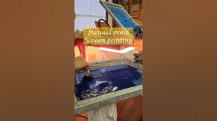 two colors logo screen printing #screenprinting #screenprintingequipment #shorts #youtubeshorts