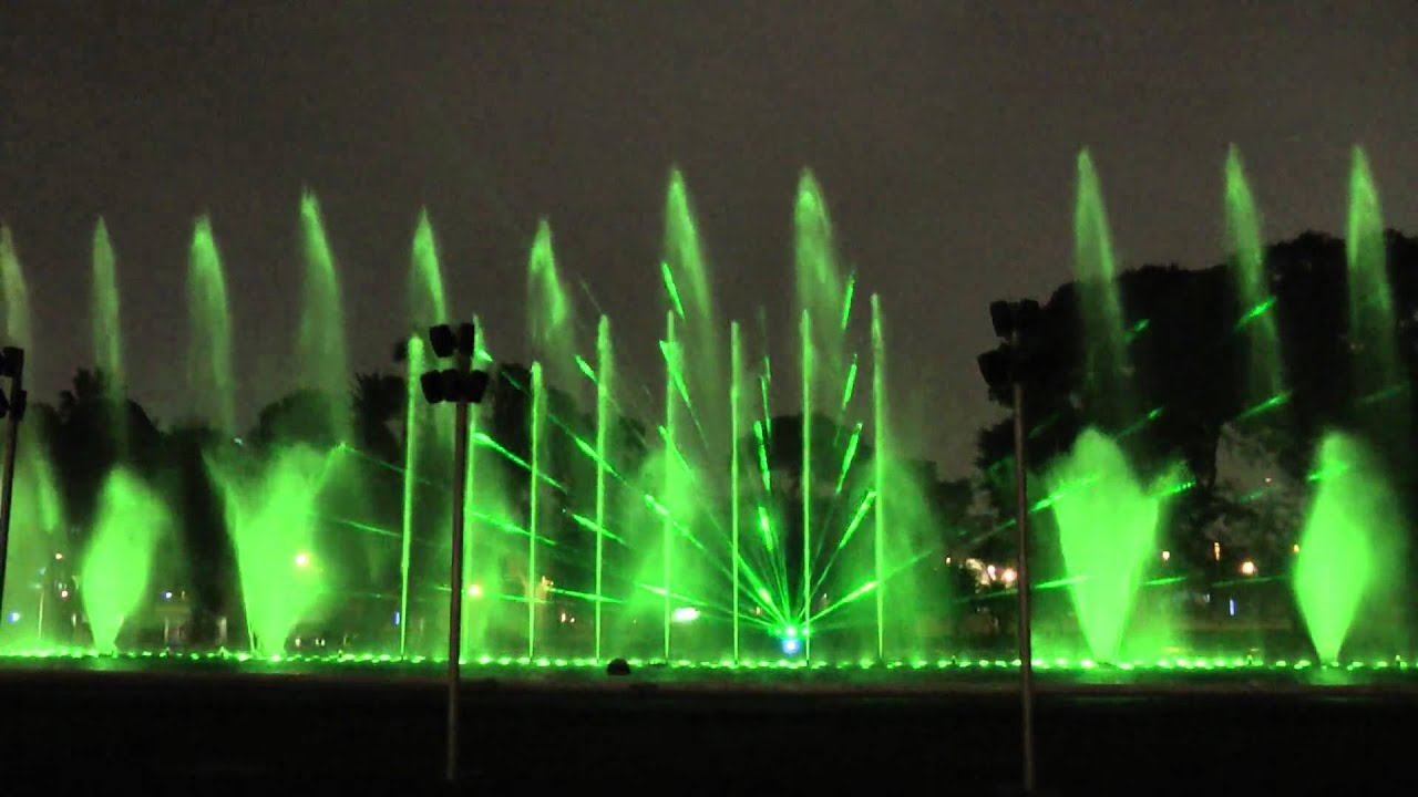Parque de La Reserva water and light show HD