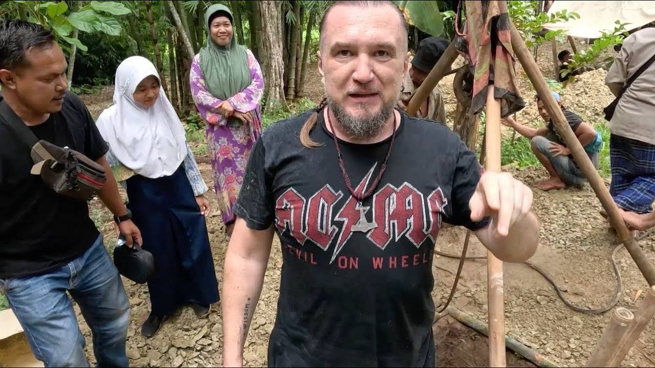 Поездка на добычу опалов. Остров Ява. Индонезия.