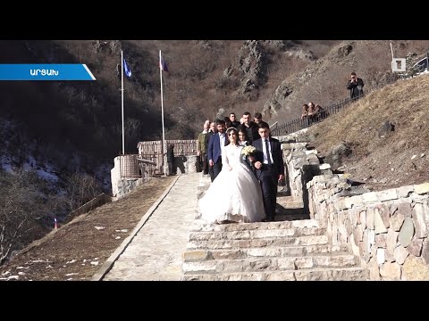 Video: Դանիել Գիբսոնի զուտ կարողությունը՝ Վիքի, Ամուսնացած, Ընտանիք, Հարսանիք, Աշխատավարձ, Քույրեր և քույրեր