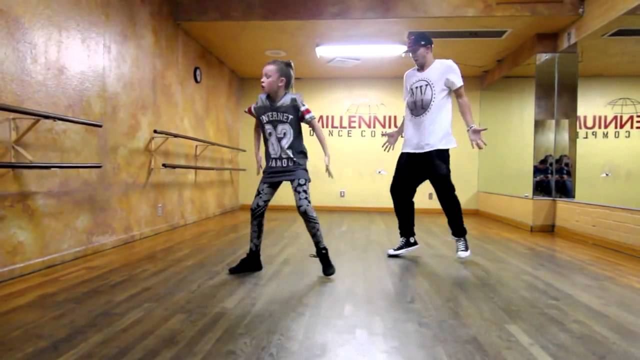 Menina De 11 Anos Impressiona O Mundo Dançando Youtube
