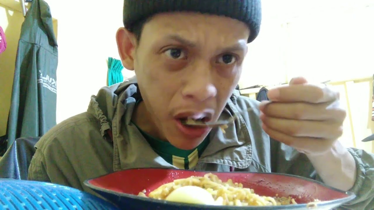 Mulai bikin konten makan mie lagi ‼️