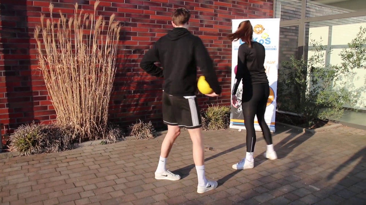 Ball Gegen Wand Werfen: Ball An Die Wand Beispiele – Traumstuecke Ulm