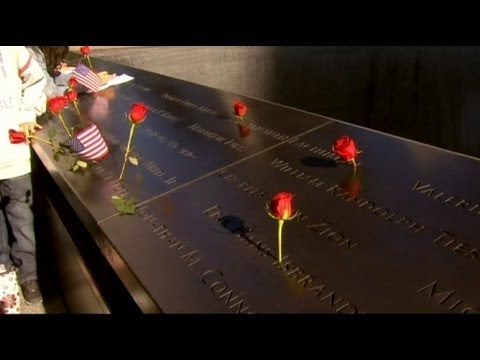 Video: New York'ta 11 Eylül'de Hafif Yıllık Anma Töreninde Anma