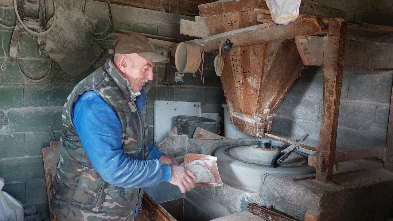 JEDINA VODENICA KOJA JE U FUNKCIJI NA RIJECI BILA U BILJANSKOJ DOLINI-HADŽI SALIH ODRŽAJE TRADICIJU