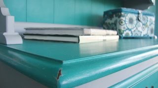 How to transform a dining room hutch using Annie Sloan Chalk paint and two-color distressing I picked up this dining room hutch on Craigslist and documented the transformation into a stylish storage solution that doubles as a