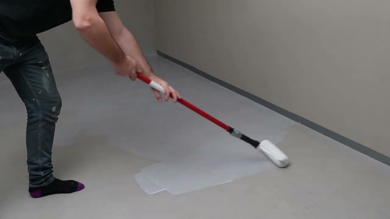 Applying 1 Coat MaxiPur