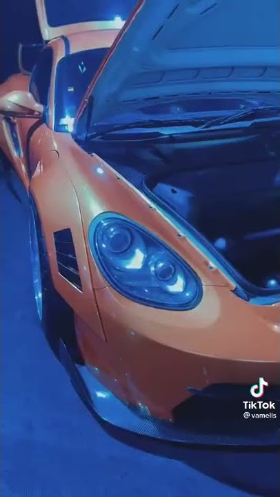 Si cantik yang doyan banget mobil nih Revy Vamella 😍🔥❤