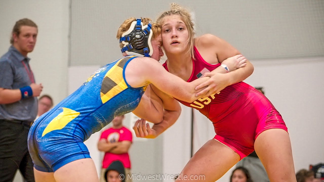 55 kg Girls Freestyle – Olivia Heft {B} of IL Cornstars Black vs. Devlynn Albrecht {R} of WOW South