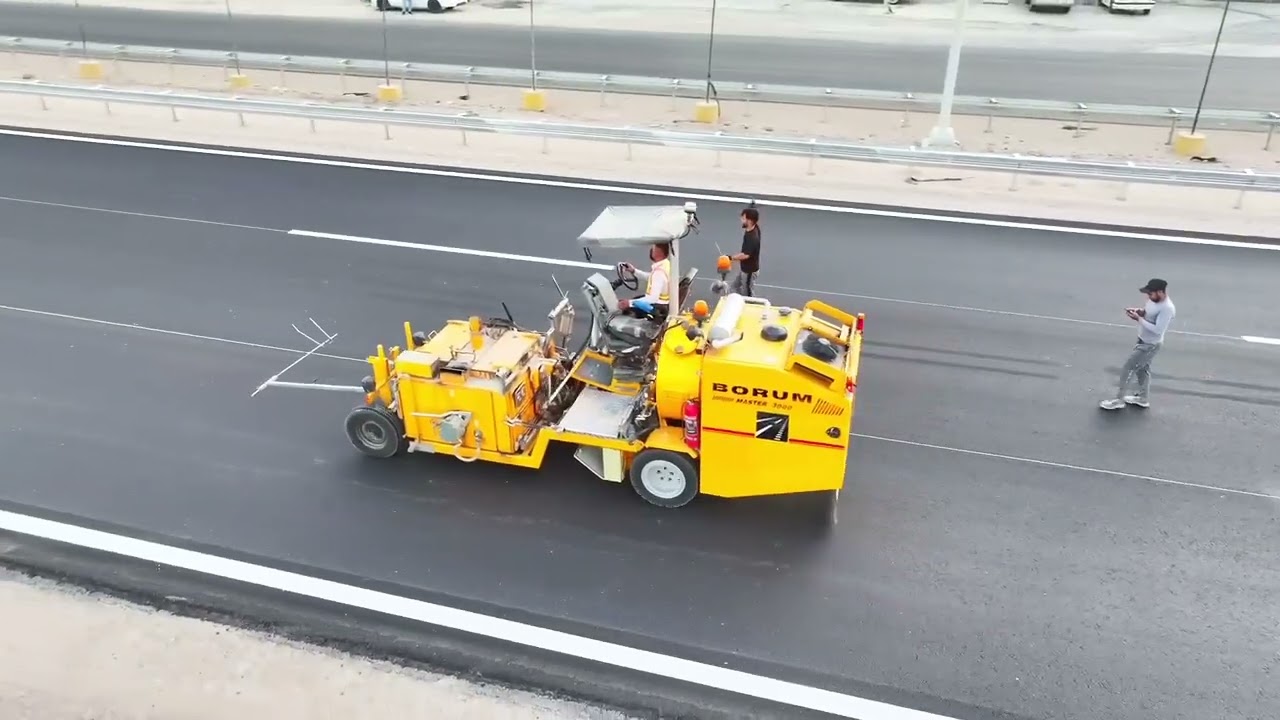 الطريق الدولي الذي يربط منفذ الشلامجة الحدودي مع جسر الامام علي بحلته الجديدة والعصرية