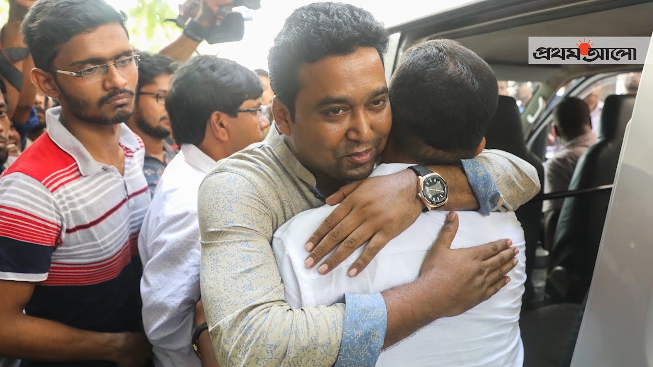 ছাত্রদল সভাপতিকে জড়িয়ে ধরলেন ছাত্রলীগ সা. সম্পাদক