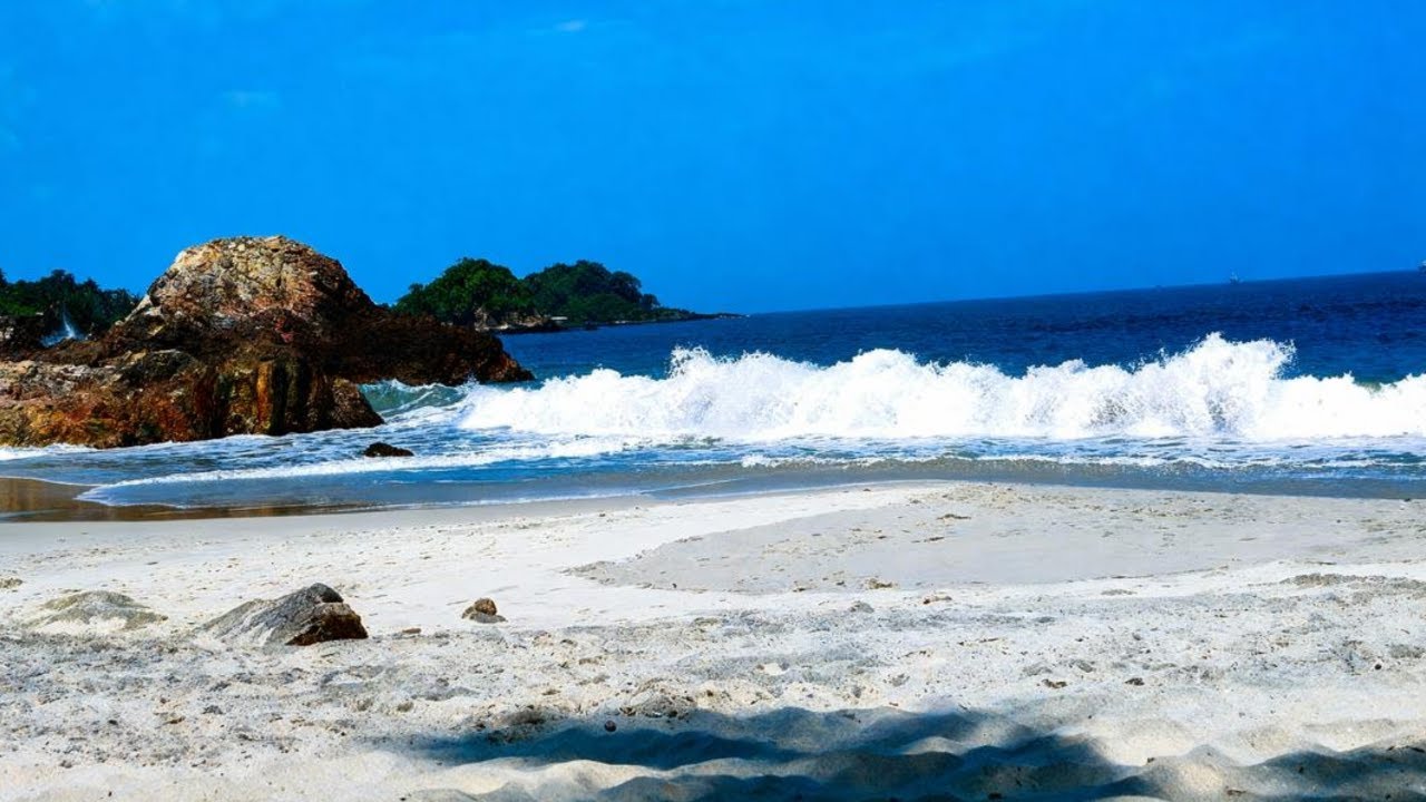 🌴 TROPICAL OCEAN WAVES AMBIENCE – RELAX, STUDY, AND UNWIND