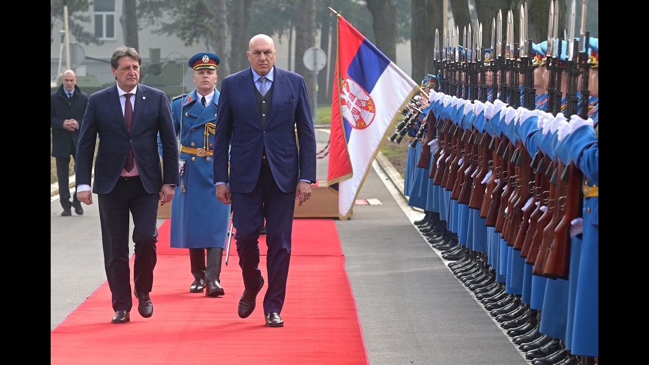 Sastanak ministara odbrane Gašića i Krozeta
