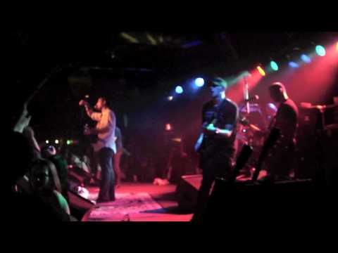 Josh Thompson - Way Out Here (Live)