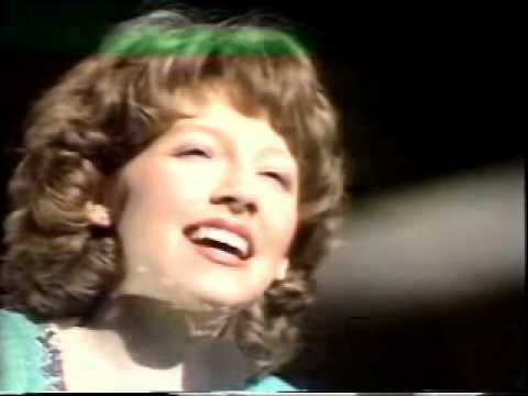 Lena Zavaroni Singing If a picture paints a thousand words From Her ...