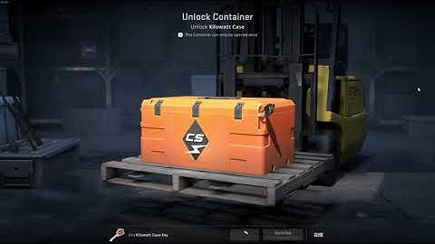 Opening One CS2 Case Every Day Until I Get GOLD (Day 40)