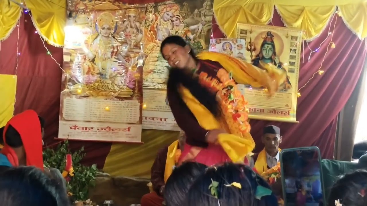 तुंगनाथ की एड़ी आछिरि  नृत्य 🙏 पैलिंग गांव में (गुरु श्री विक्रम सिंह नेगी)