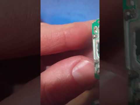 Vidéo : comment réparer son chargeur de téléphone portable ?
