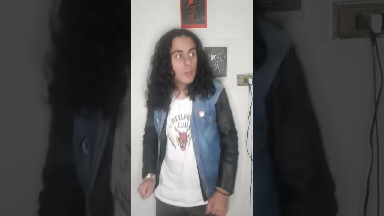 EDDIE  MUNSUN fugindo do Vecna