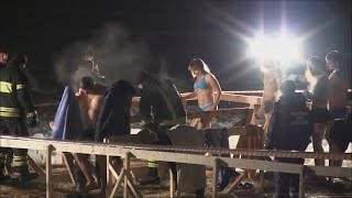 Крещенские купания на Бабаевском пруду в Москве (19.01.16) Крещенские купания на Бабаевском пруду в Москве (19.01.16)
