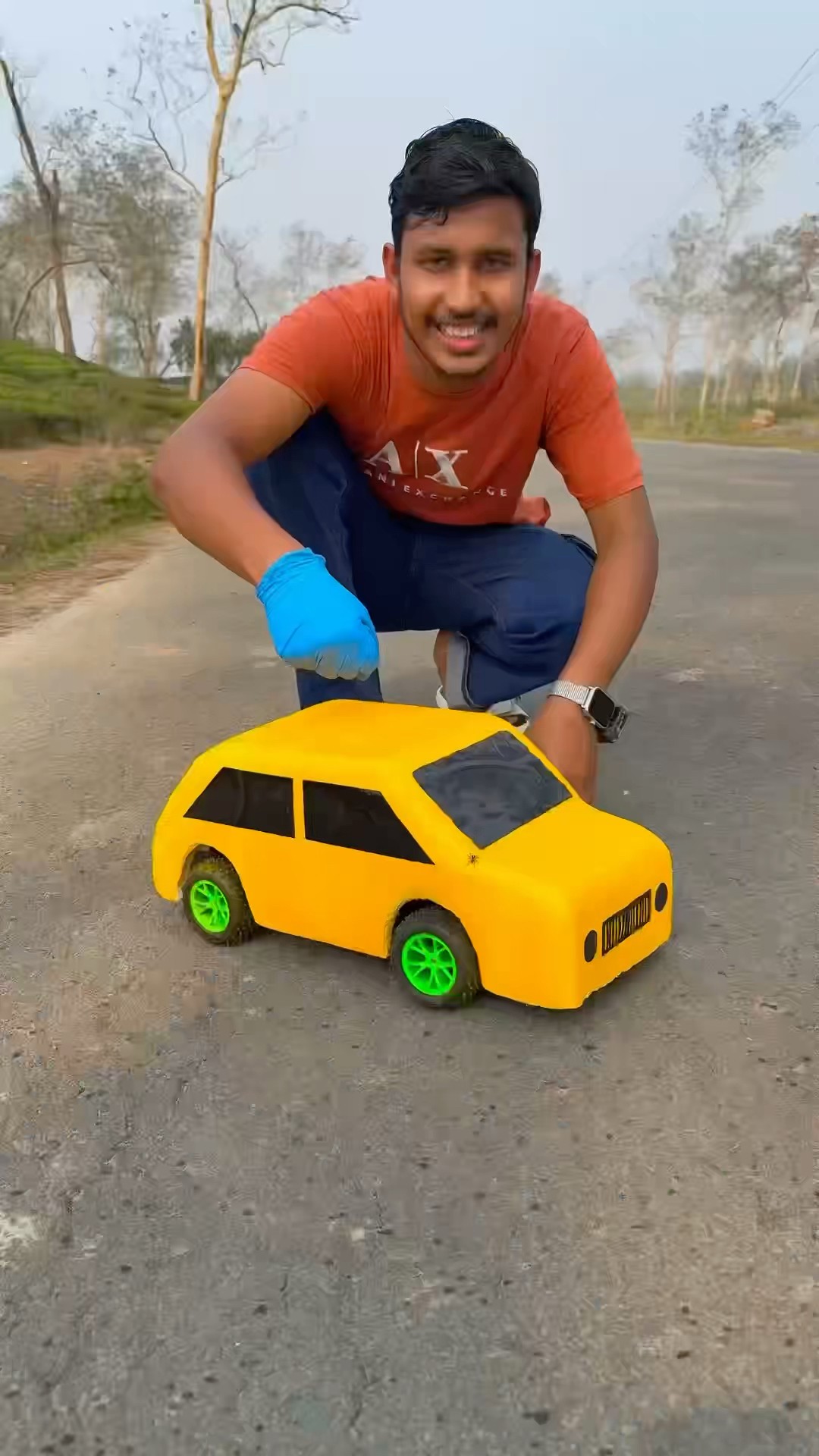 Tic Remote wala Yellow RC car Gaya