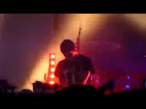 Perturbator - Humans Are Such Easy Prey [Live Synthzilla Fest 2015 - 2 Cams, Enhanced Audio]