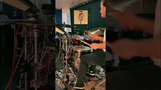 Zeus by @officialcroosh ft. my live drums 🤝 #drumcover #drums #youtubeshorts #shorts #drum #drummer